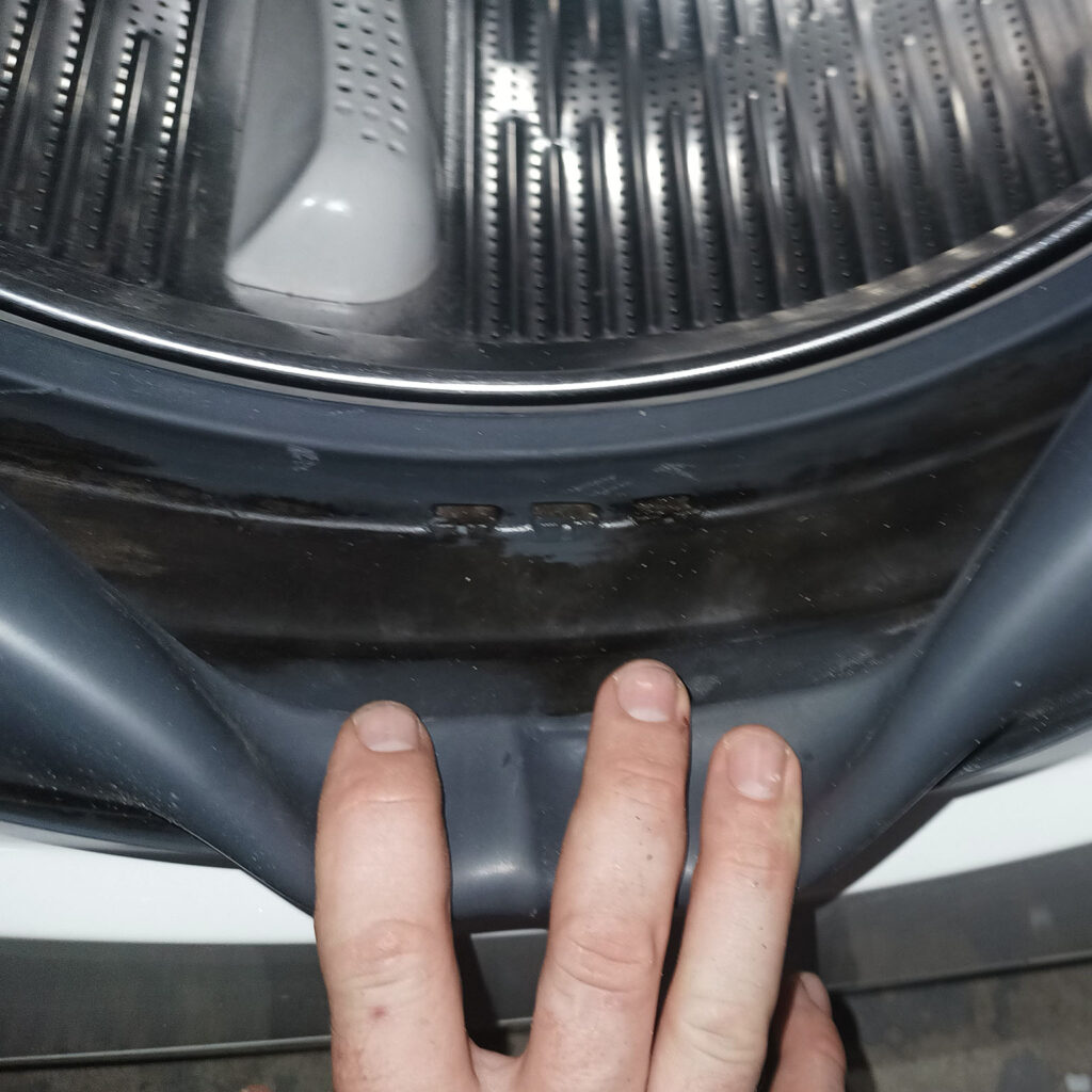 Can a Vinegar Washing Machine Clean Beat Bleach?